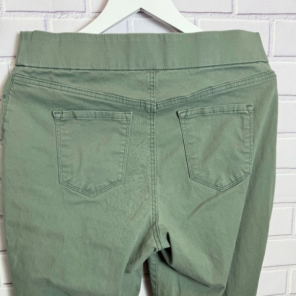 Nine West women "Heidi" Pull-On Crop Pants olive green - Size 12 - Picture 5 of 8